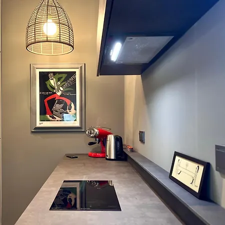 Laurel & Hardy - Old Center סופיה