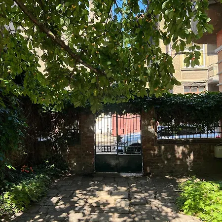 Laurel & Hardy - Old Center * סופיה